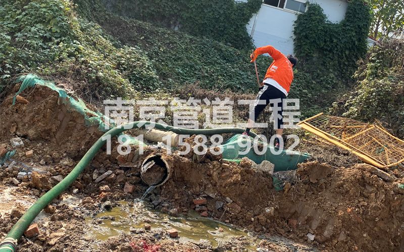 263冶山工地化粪池清理